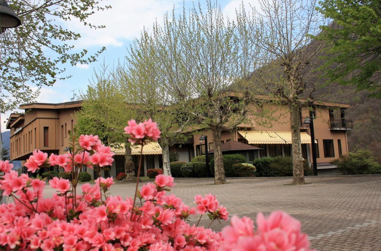 Albergo Ristorante Cicin Casale Corte Cerro Exterior foto